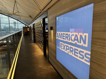 アメックスラウンジ