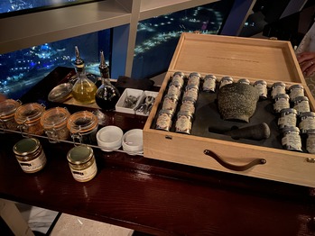 Roy��s Grill ����