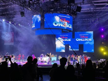 Disney ON ICE