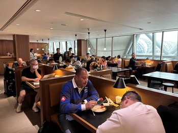 キャセイパシフィックビジネスクラスラウンジ