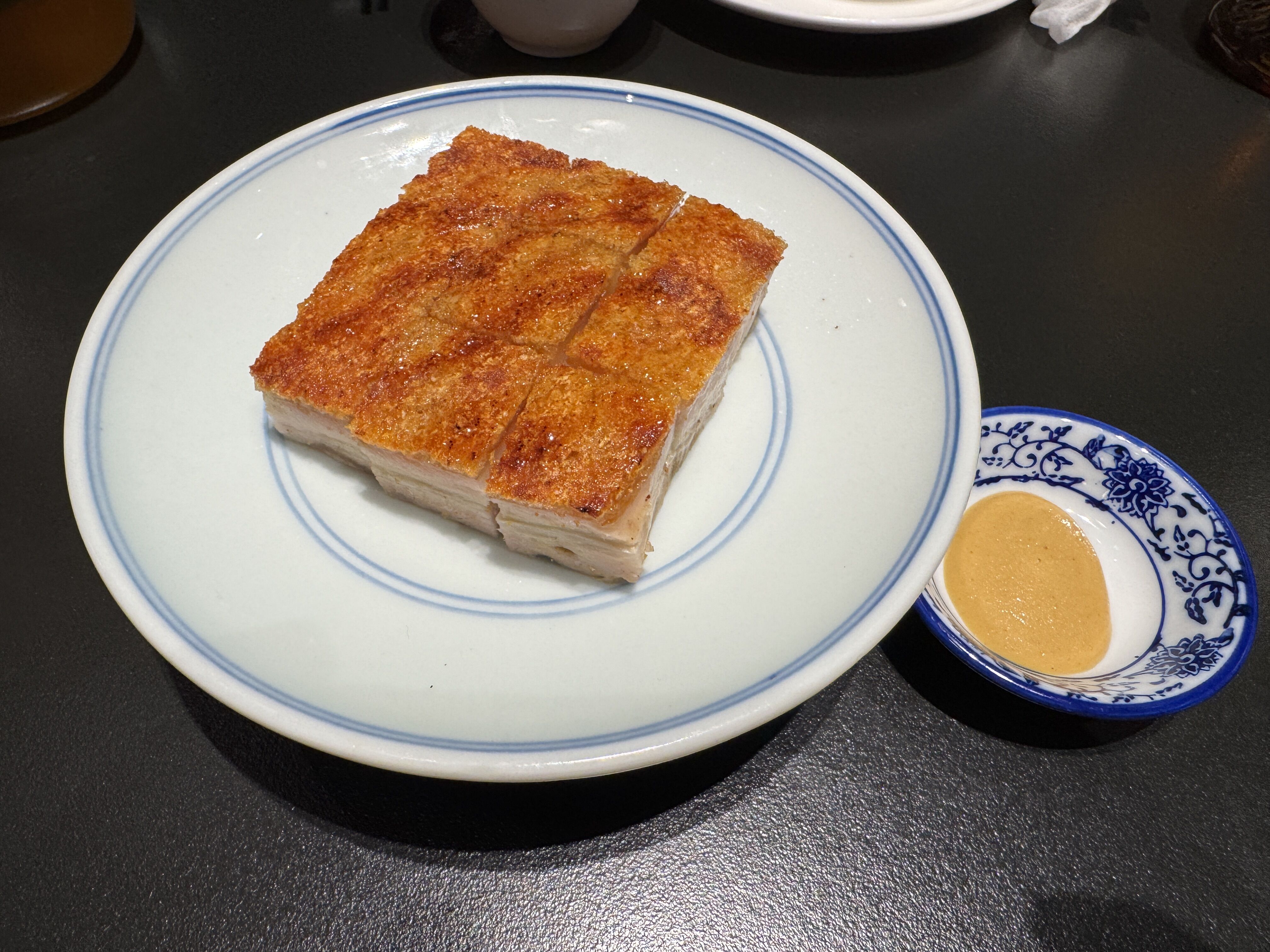 香港の技 　新広東料理精華　絶版　貴重 香港の超モダンな広東料理は その名も「幸せな天国」で賞味