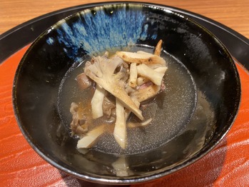 ��޴�