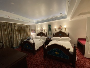 ����ǥ����ˡ����ɡ��ۥƥ�