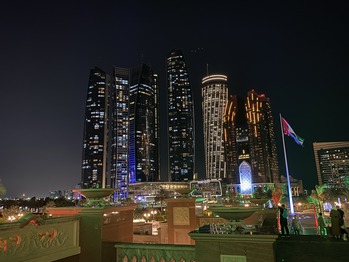 Roy��s Grill ����