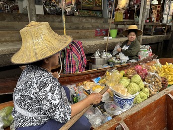 水上マーケット