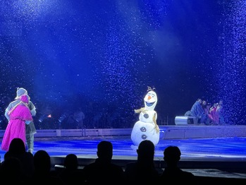 Disney ON ICE