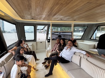 フォーシーズンホテル専用船