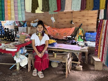 首長族（カレン族）居住区