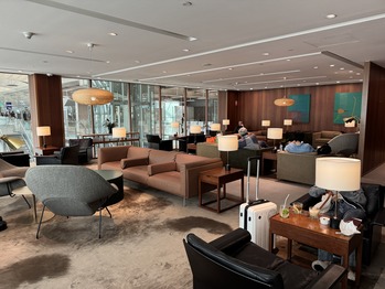 キャセイパシフィックビジネスクラスラウンジ