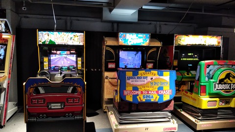 レトロ ゲーム台 2台  ジャンク 開放倉庫(橿原店)。 ジャンク狩り・レトロゲーム・クレーン