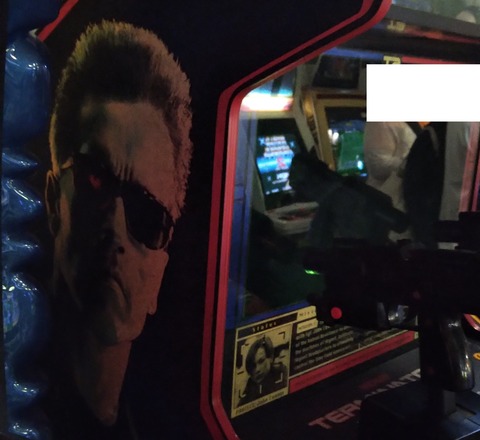 gigo-akihabara-retro-arcade-terminator2-2