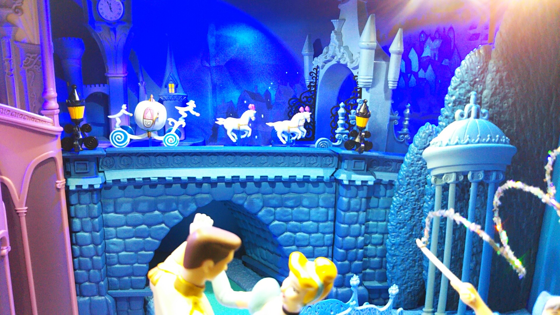 モッチディズニードリームシアター　ディアゴスティーニー デアゴスティーニ ディズニードリームシアター - 小さな世界