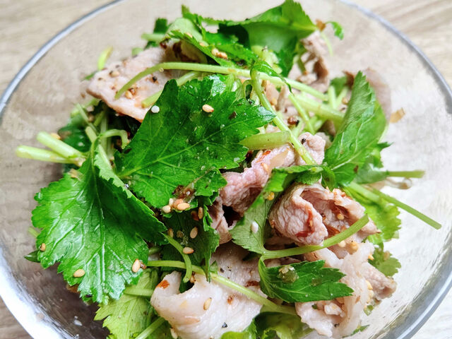 豚肉と三つ葉の梅じそ和え 相生産業国賓味彩タレ ソースのお手軽レシピ