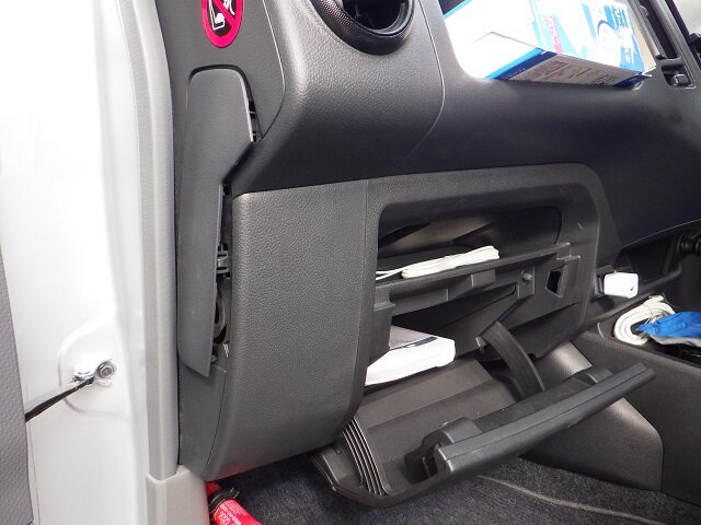 ｎｖ１５０ａｄ ｖｙ１２ エアコンフィルター交換 熊本県玉名市 森山モータース