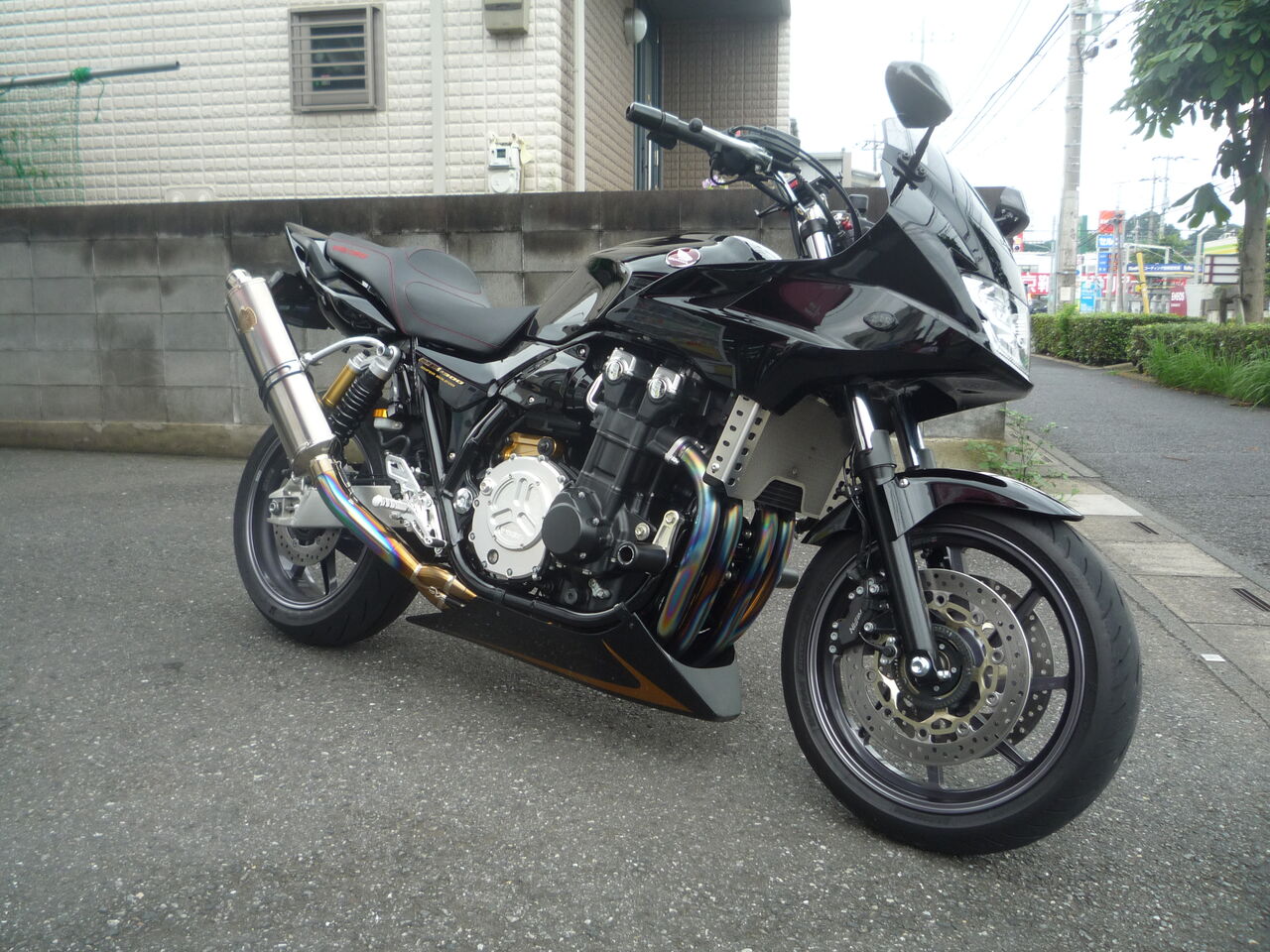 CBカスタム「初めてスケルトンクラッチカバー装着車に構成パーツに 
