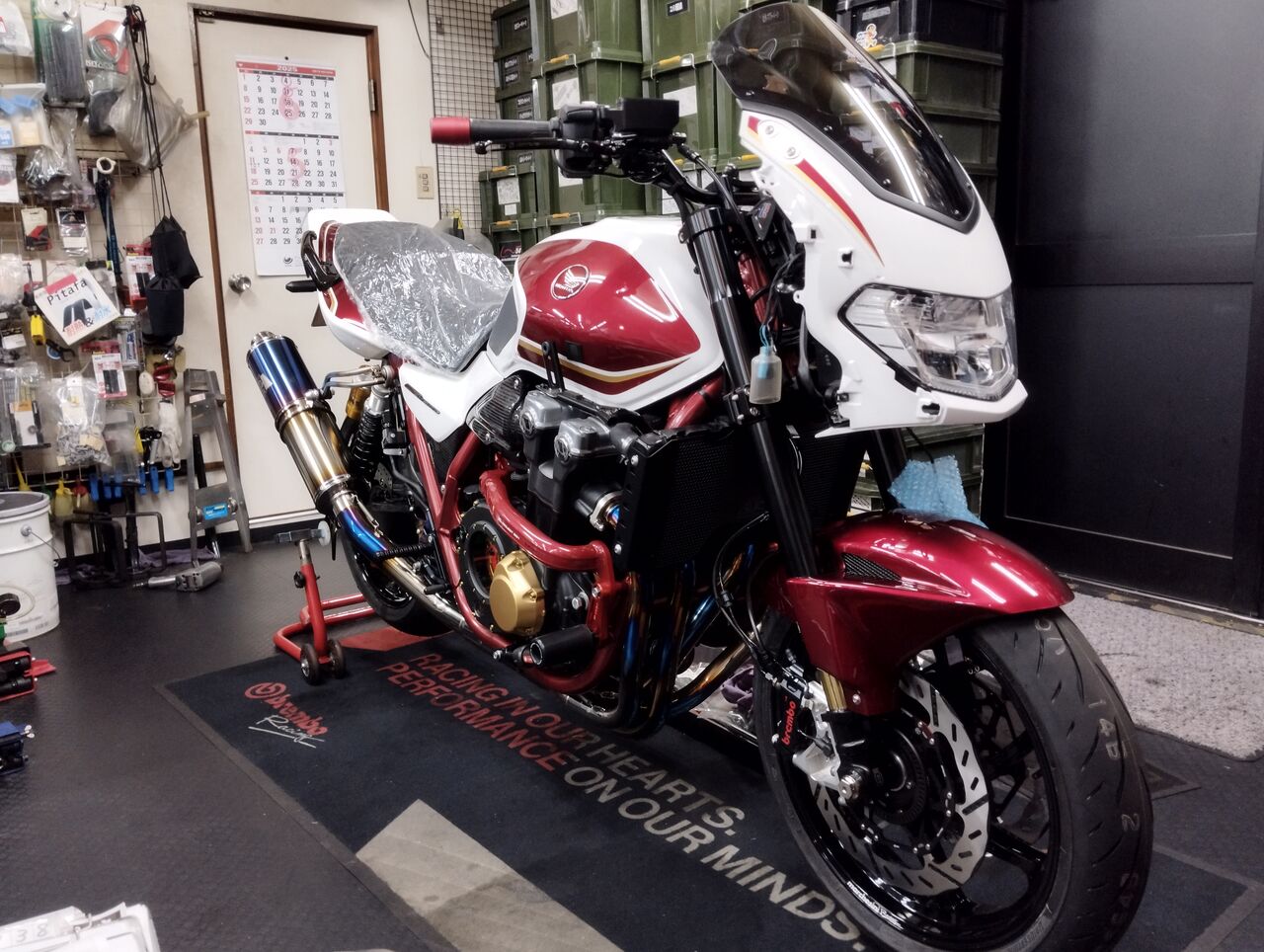 CBカスタム「CB1300SB 30周年記念モデル」＃8 : オートショップ