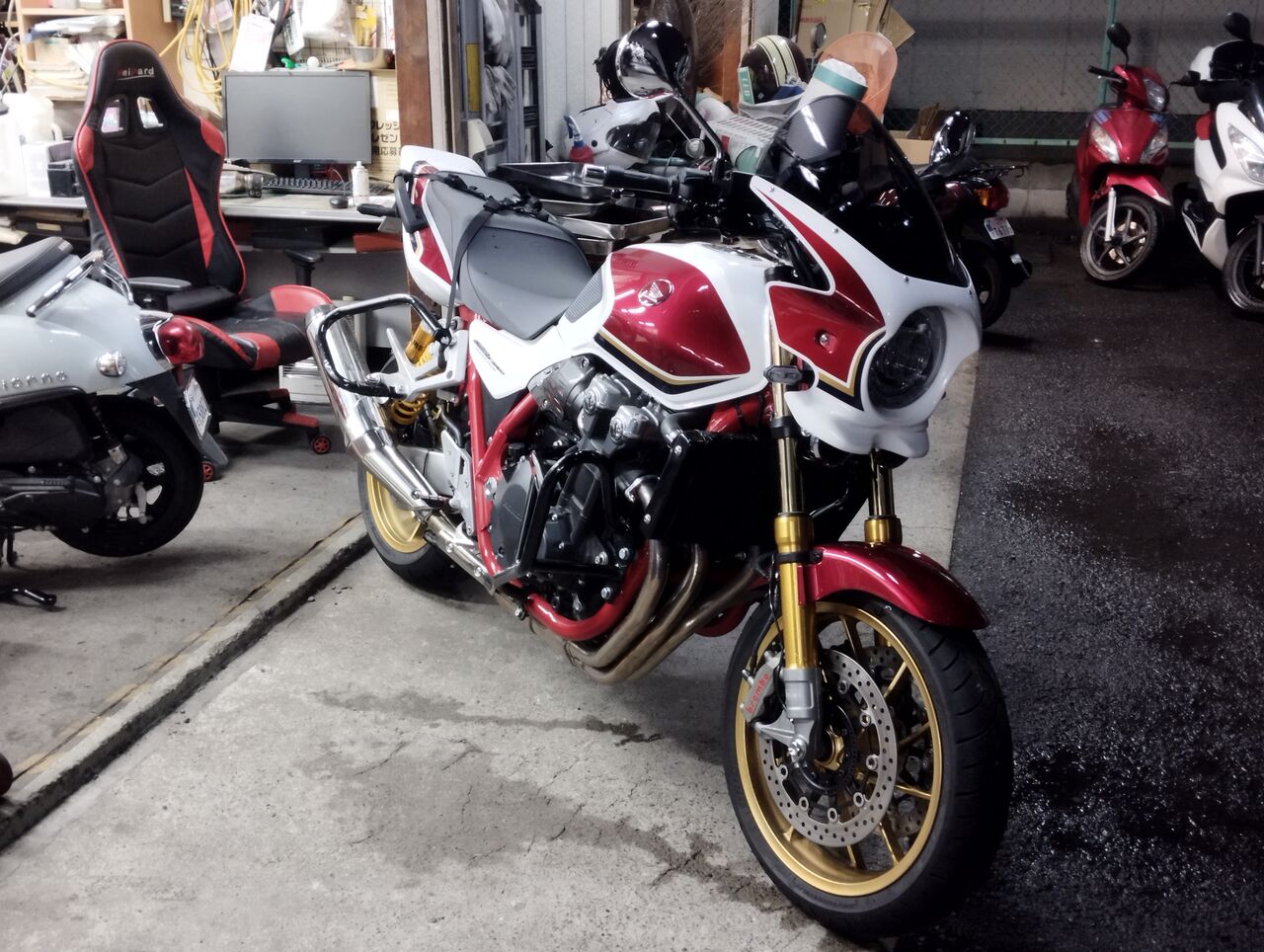 トータルクラフト　ビキニ　スクリーンセット　CB1300 XJR  cb1300sf (sc40) ビキニカウル ガルクラフト製 cb400sf ビキニカウル