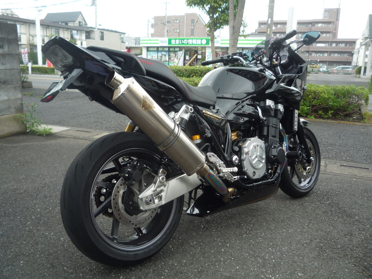 CBカスタム「初めてスケルトンクラッチカバー装着車に構成パーツに 
