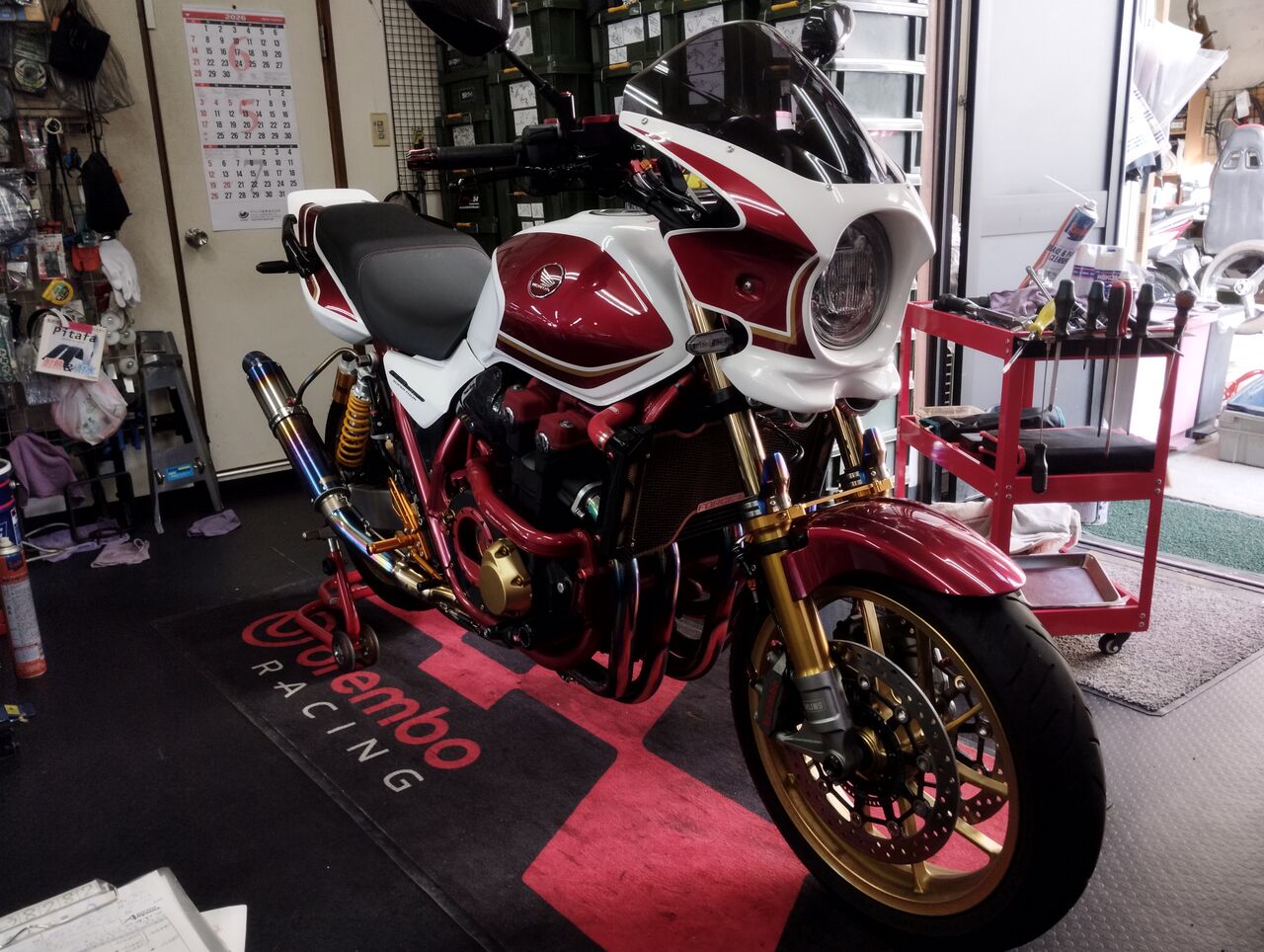 CBカスタム「シェフてんちょー、オリジナルフェンダーレスキットに