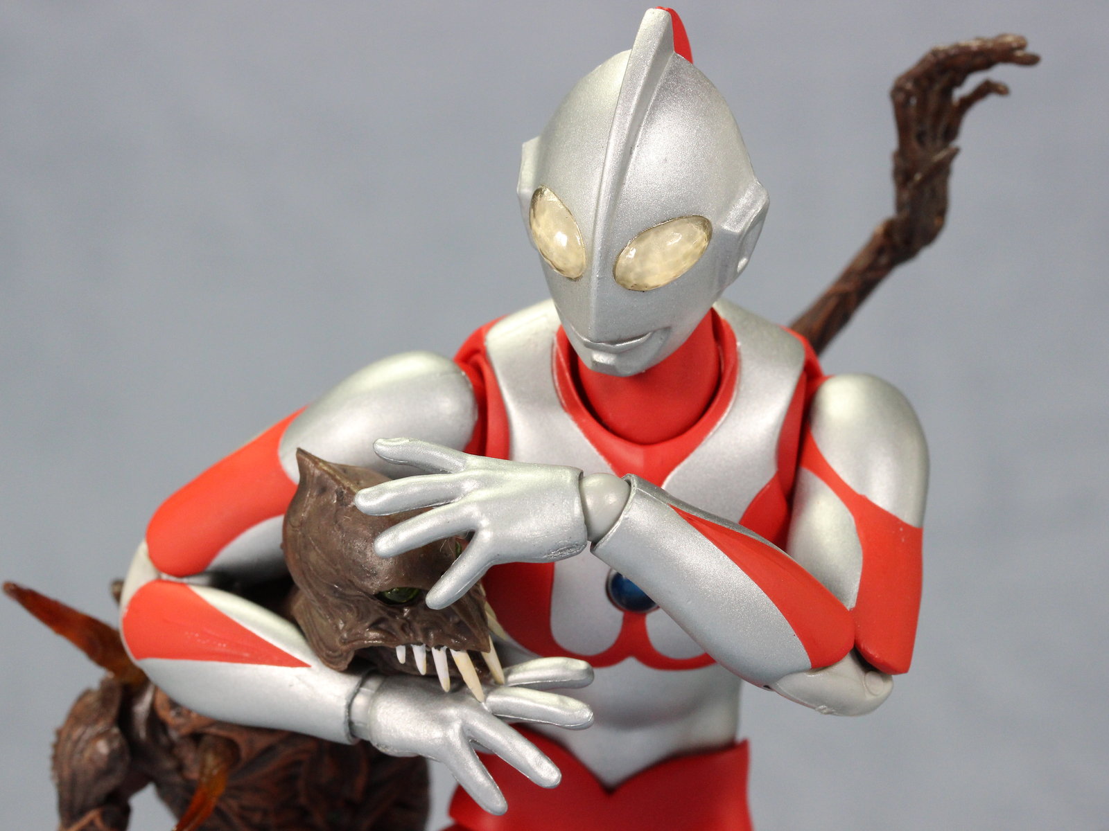 figma 巨神兵 : 5分で出来る反逆行為マニュアル