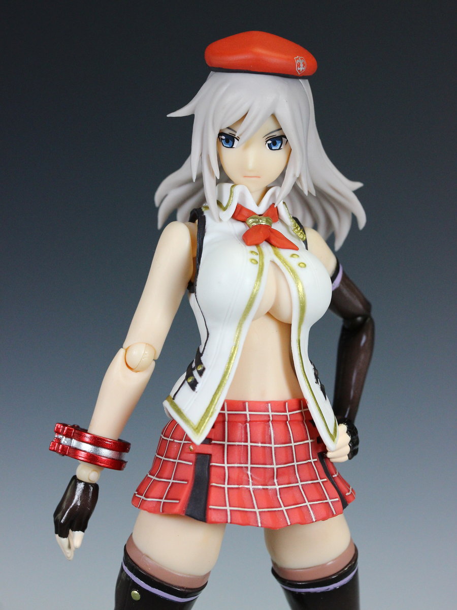 S.H.フィギュアーツ アリサ・イリーニチナ・アミエーラ -GOD EATER 2