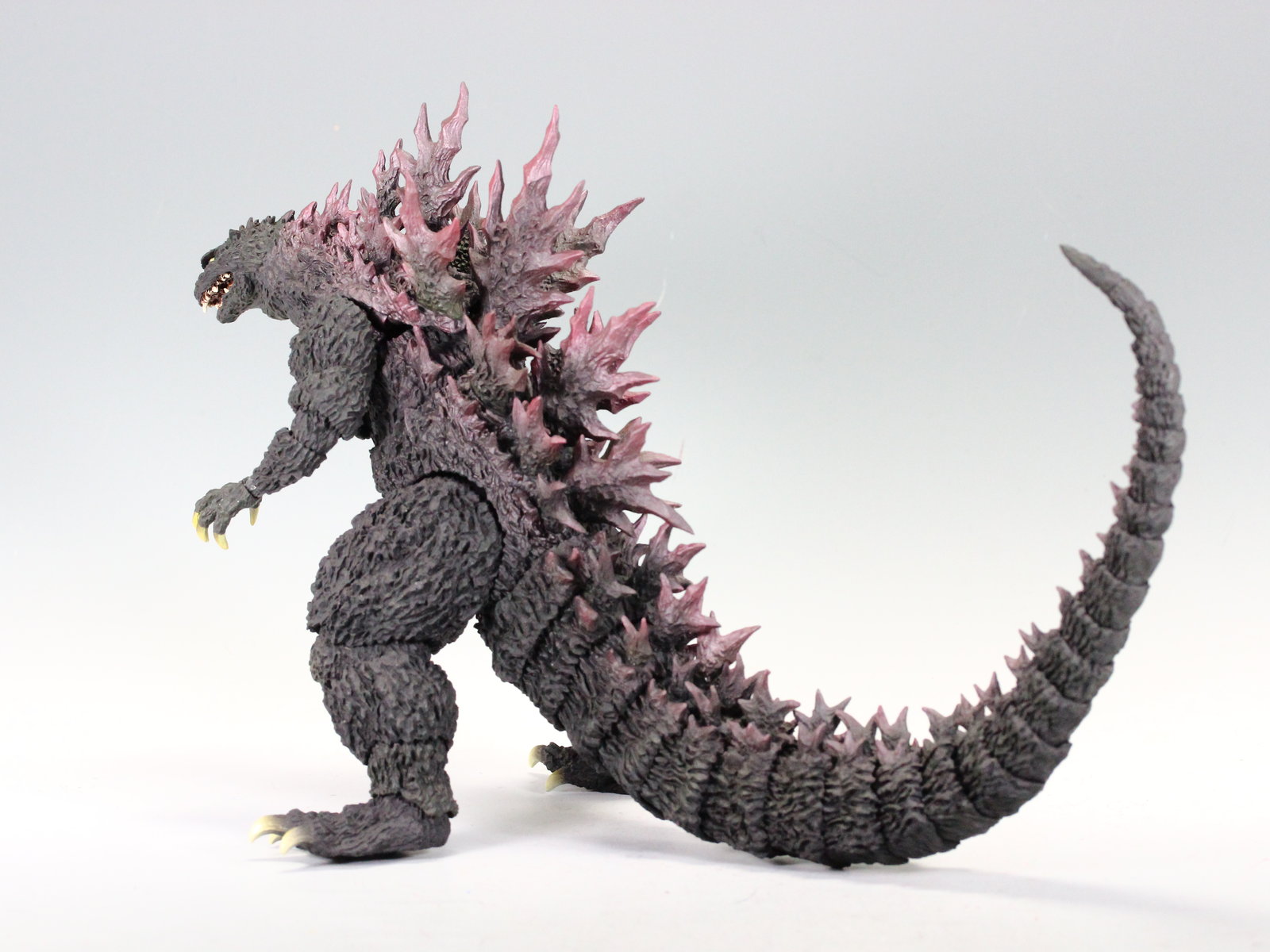 Amazon.com: Bandai Tamashii Nations S.H. MonsterArts 2000 Millennium  Version Godzilla Action Figure : Toys & Games
