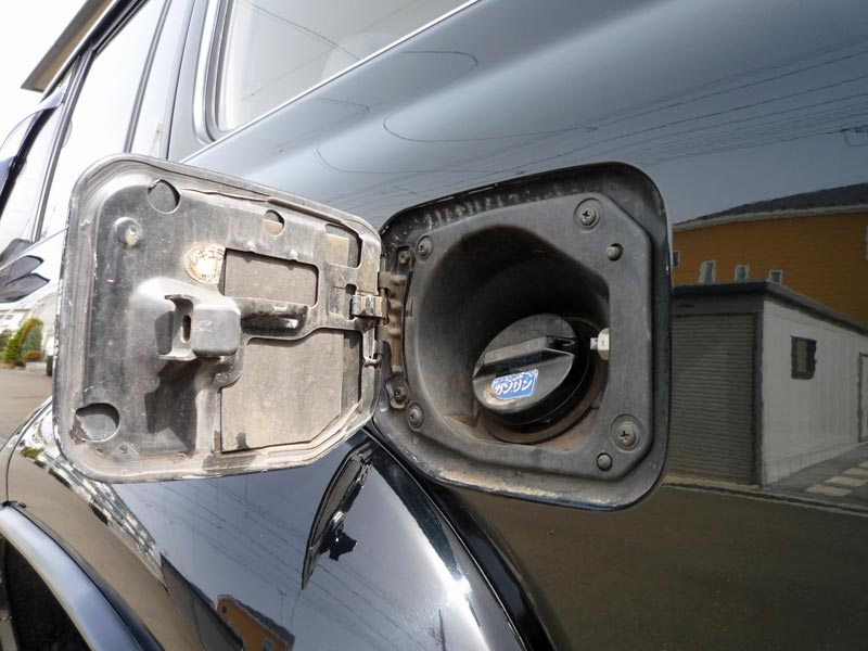 燃料フィルター交換 ランクル80とあつぽんの関係 W ん