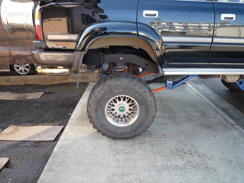 リアアーム再調整 : ランクル80とあつぽんの関係・・・(○'ω'○)ん?