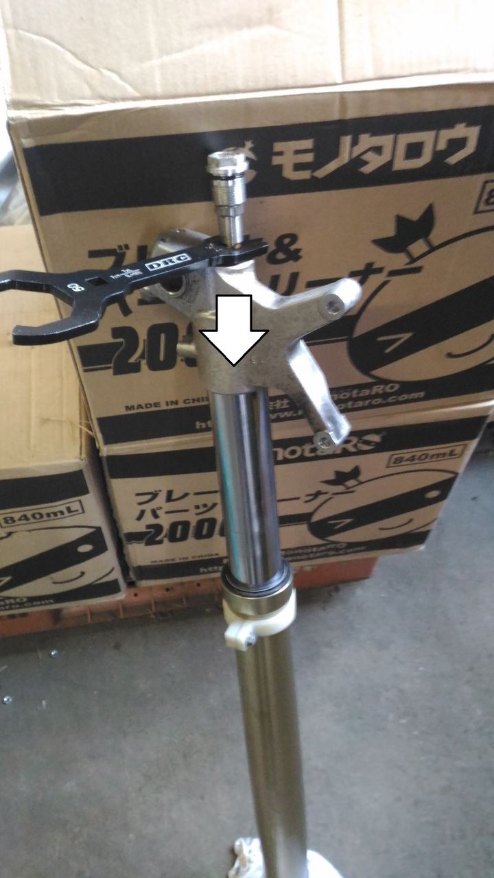 Dr Z400sm フロントフォーク油漏れ バイクと農と自然と食べ物 Dr Z400sm フロントフォーク油漏れ バイクと農と自然と食べ物