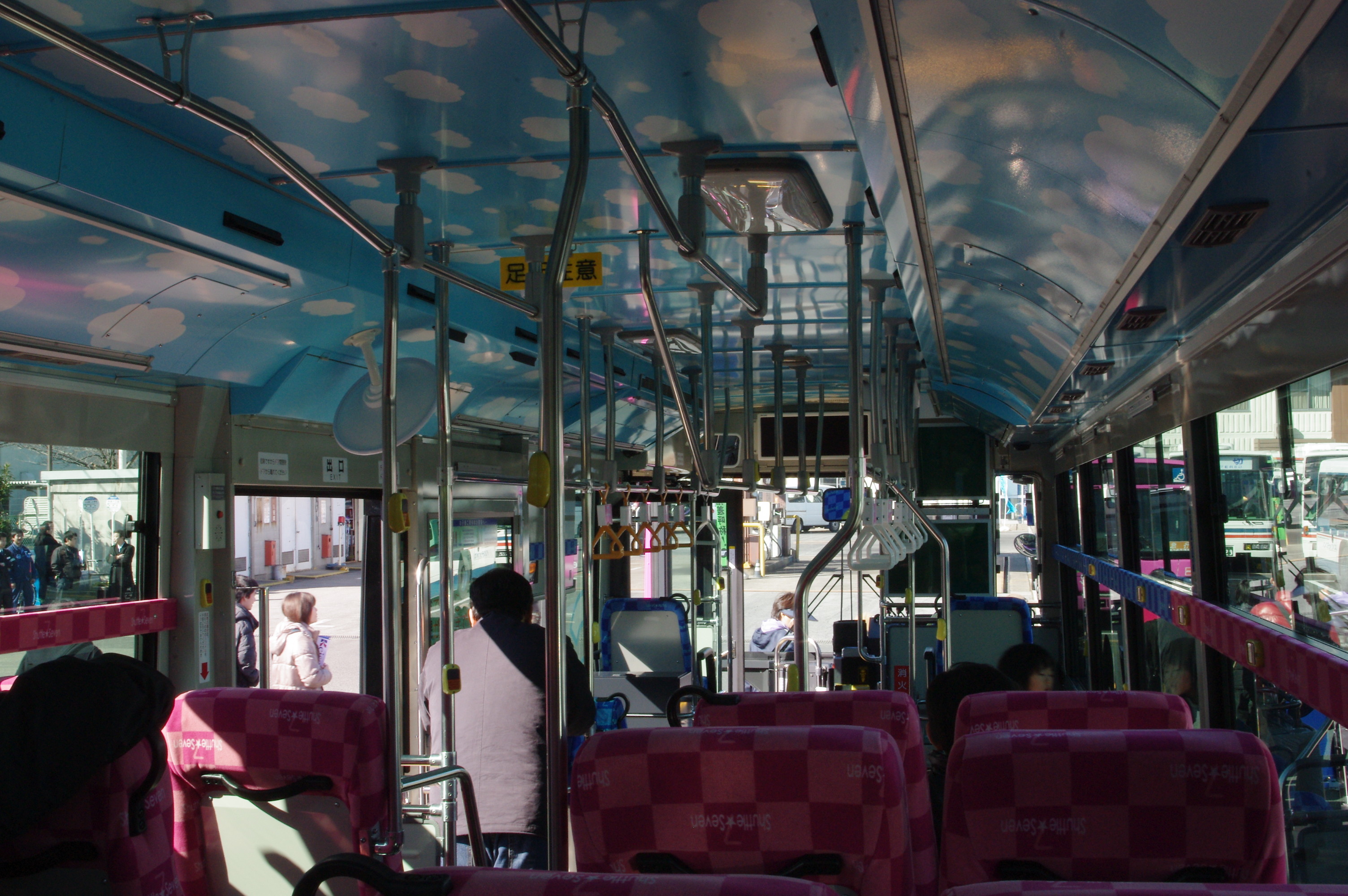 ディズニー画像のすべて 元のピンク の バス ディズニー
