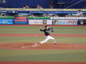 先発山岡投球