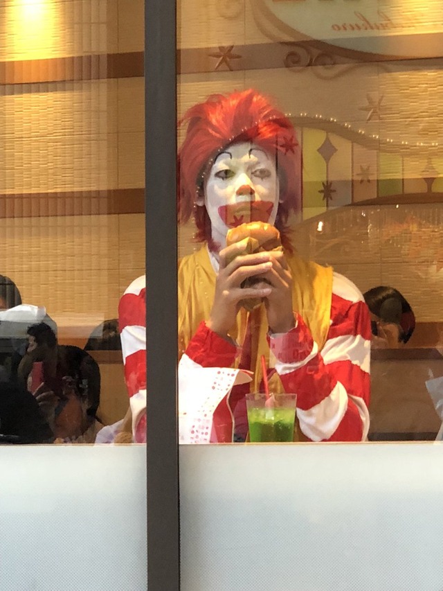 マクドナルドが10年程前まで ドナルド とかいう狂気じみたピエロをcmに使っていたという現実 Crただいま速報