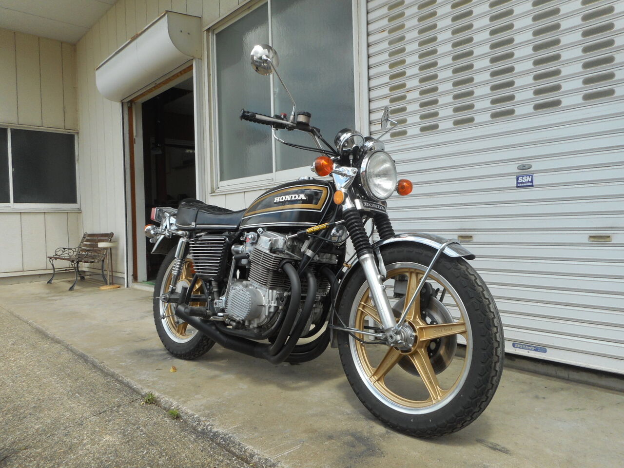 CB750Fourが入荷しました。 : 3rd-garage blog(サードガレージ CB750Fourが入荷しました。 : 3rd-garage blog(サードガレージ