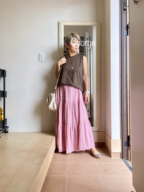 2719 ピンクスカートとユニクロの茶系ノースリーブtで ガーリーコーデ Le Style George 2719 ピンクスカートとユニクロの茶系ノースリーブtで ガーリーコーデ Le Style George