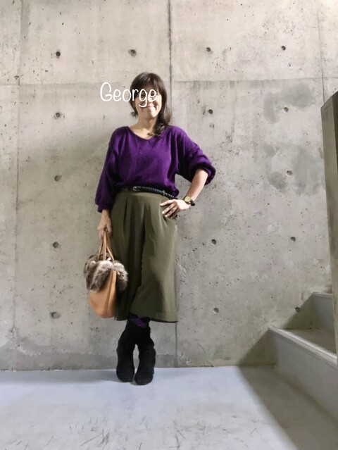 0213 ユニクロのカーキガウチョ パープルニットと合わせた大人色コーデ Le Style George