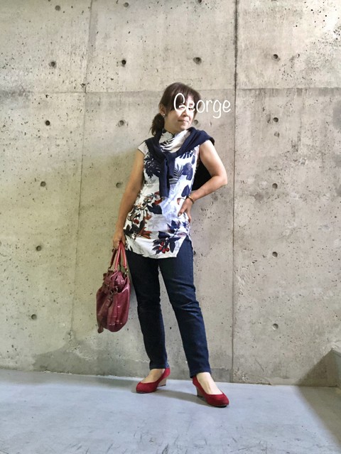 チャイナドレスとユニクロジーンズを合わせたコーデ Le Style George