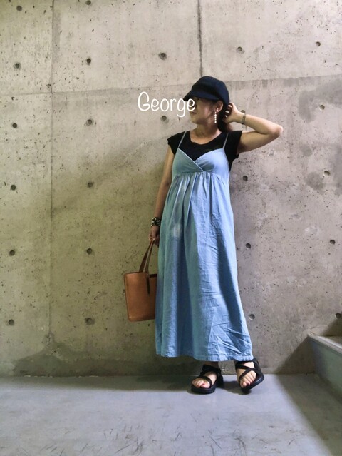 0808 デニムのキャミワンピに黒キャスケットとスポサン すっきり夏の妊婦コーデ Le Style George