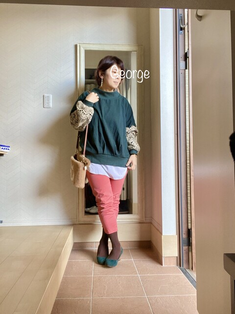 オシャレウォーカーのレーストップス グリーンとピンクのカラフルコーデ Le Style George オシャレウォーカーのレーストップス グリーンとピンクのカラフルコーデ Le Style George
