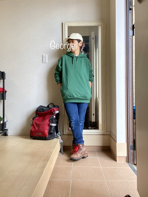 20230408 ユニクロのグリーンパーカーで街歩きコーデ : Le Style