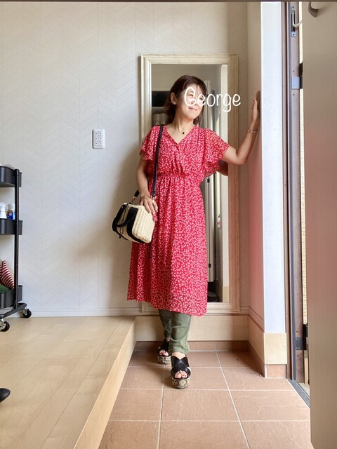 しまむらの赤ワンピ カーキパンツと合わせたすらり夏コーデ Le Style George しまむらの赤ワンピ カーキパンツと合わせたすらり夏コーデ Le Style George