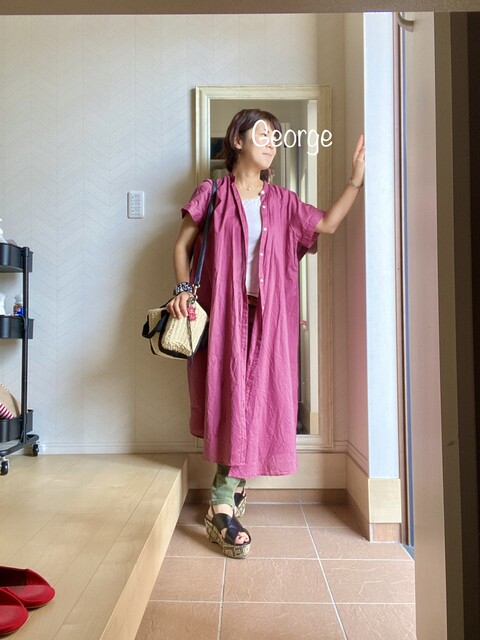 Guのバンドカラーシャツワンピ カーキパンツに重ね着コーデ Le Style George