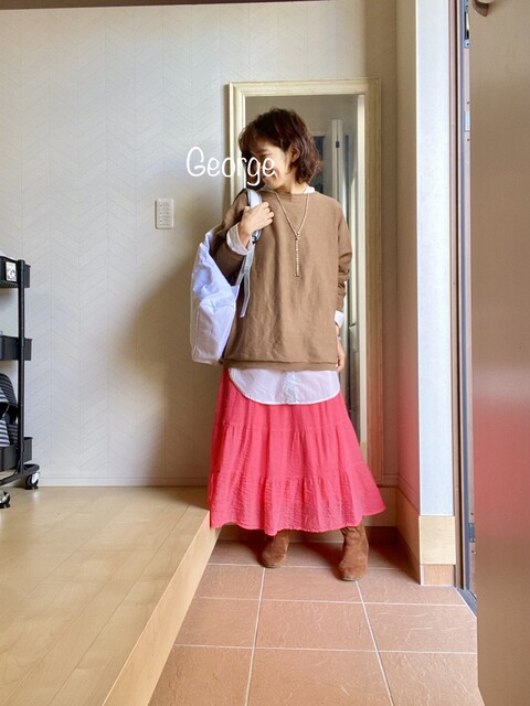 サーモンピンクのスカート 明るい色でリンクコーデ Le Style George