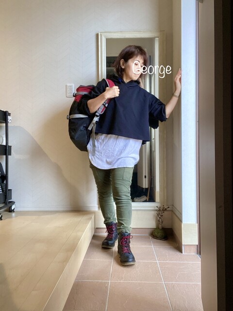 Guのクロップドパーカー たくさん歩く日のコーデ Le Style George Guのクロップドパーカー たくさん歩く日のコーデ Le Style George