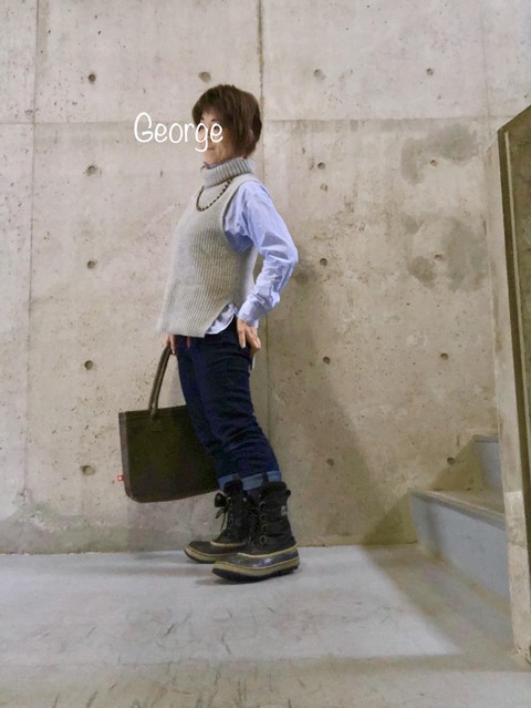 ユニクロニットベストとソレルのブーツ 吹雪の日 Le Style George ユニクロニットベストとソレルのブーツ 吹雪の日 Le Style George