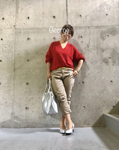 アーバンリサーチの赤ニット ベージュパンツでお仕事コーデ Le Style George