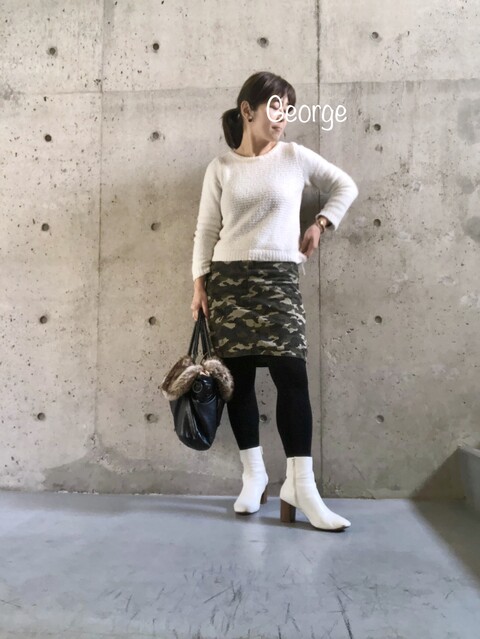 02 Guの白ブーツ 迷彩スカートと白ニットに合わせたモード色コーデ Le Style George 02 Guの白ブーツ 迷彩スカートと白ニットに合わせたモード色コーデ Le Style George
