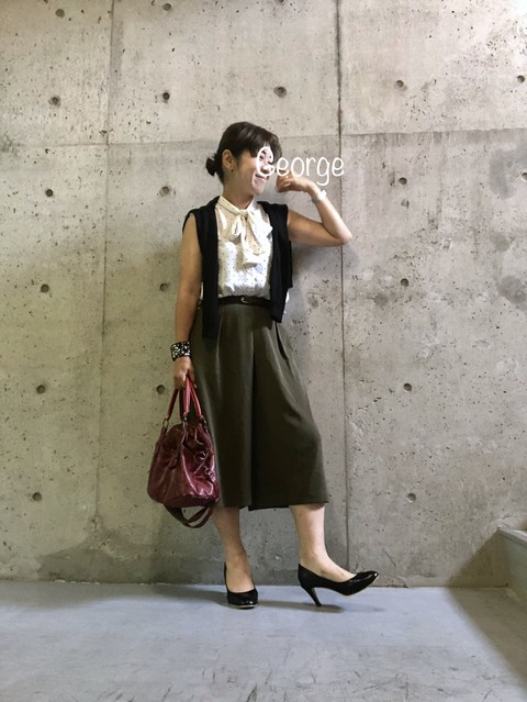 ユニクロのボウタイノースリーブとガウチョ ヴァンクリ風イヤリングで夏日コーデ Le Style George ユニクロのボウタイノースリーブとガウチョ ヴァンクリ風イヤリングで夏日コーデ Le Style George