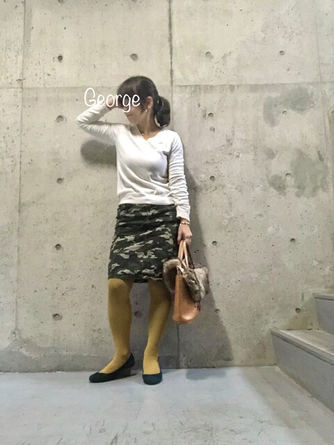 1912 ユニクロのvネックニットに迷彩スカート カラータイツメインのコーデ Le Style George 1912 ユニクロのvネックニットに迷彩スカート カラータイツメインのコーデ Le Style George