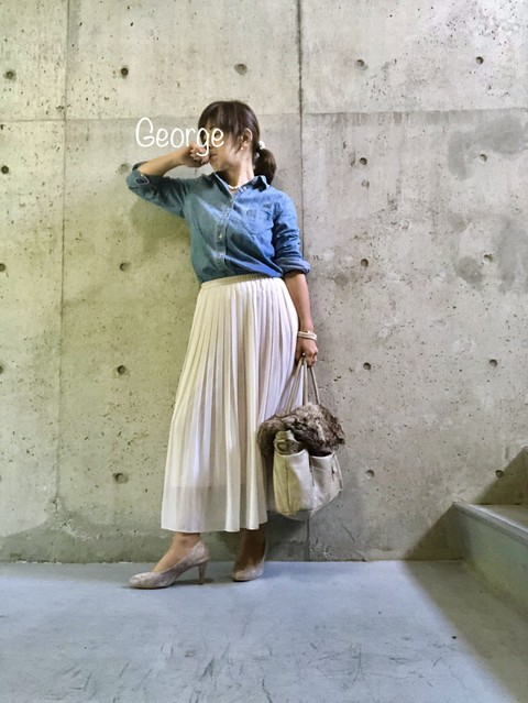 デニムシャツとプリーツスカート オールユニクロで女子コーデ Le Style George デニムシャツとプリーツスカート オールユニクロで女子コーデ Le Style George