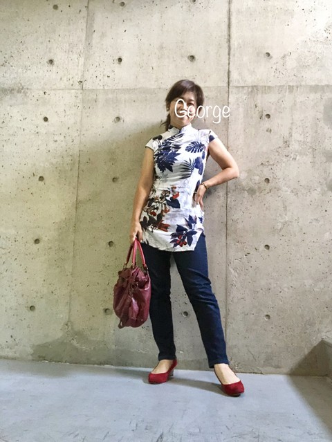 チャイナドレスとユニクロジーンズを合わせたコーデ Le Style George